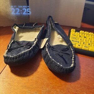 NEW ! Women Moccasin Shoe Navy Blue Size 8